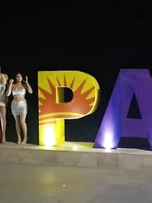 Mia Marin Y Giselle Montes En La Paz Mexico