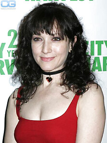 Bebe Neuwirth