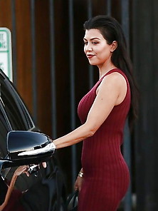 Kourtney Shows Her Amazing Body