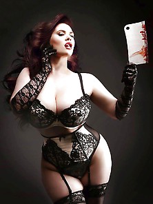 Voluptuous Burlesque,  Pin-Up And Retro Women 14