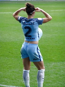 Lucy Bronze