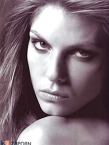 Angela Lindvall !