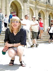 Upskirt Au Louvre