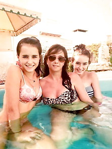 Cande,  Su Hermana Y Su Madre