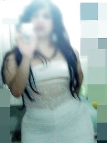 Shemales with small tits have pefrct handjob & blowjob on we