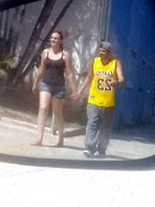 A Amoradinha Do Corninho Rebolando Muito Na Rua