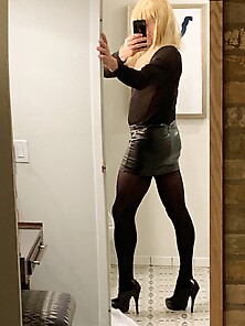 Rimmed tranny jizzes face