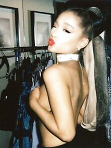 Ariana Grande Topless