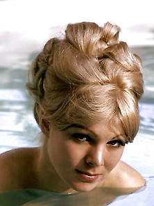 1966 - 08 -Susan Denberg - Mkx