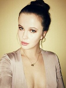 Ireland Baldwin Cleavage Photos