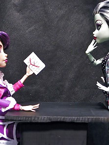 Monster High: Frankie Gets Spanked.