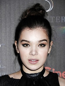 Hailee Steinfeld Cinemacon 2016