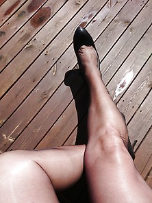 Crossdressing In Black Rht Clio Nylons And High Heels