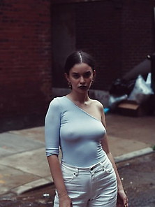 Sabrina Claudio (American - 1996 - 34C)