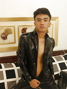 Asian Gay Domdante