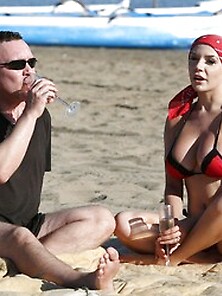 Courtney Stodden Wearing A Bikini In Venice (Areola Slip As A Bo