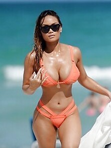 Nude Pics Of Daphne Joy