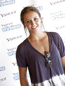 Laura Robson