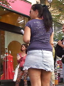 Big Ass In Shorts Gluteus Divinus