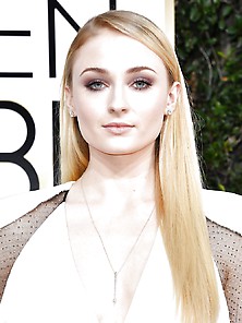 Sophie Turner Golden Globes 2017