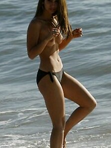 Leilani Dowding Topless Paparazzi Photos