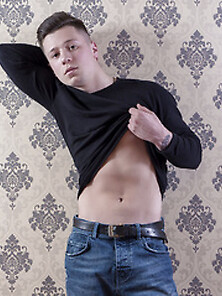 White Young Gay Jackmillerx Like To Snapshot