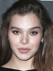 Hailee Steinfeld Sexy Pics 2019