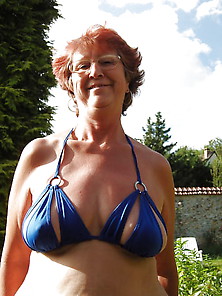 Mature Bikini 011.