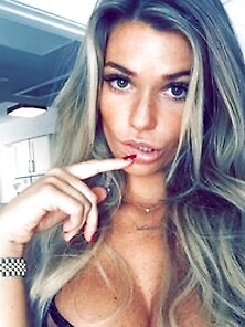 Nipple Peek Photo Of Samantha Hoopes