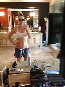 Kaley Cuoco Leaked Photos