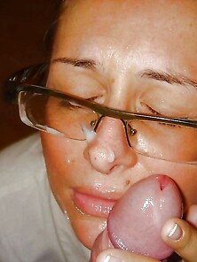 Marion Ins Gesicht Gespritzt.  Marion Gets A Facial Cumshot