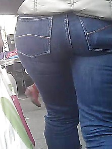 Jeans Booty Milf