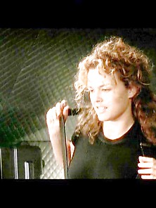 Dina Meyer