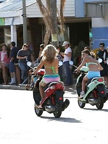 Vanessa Hudgens And Selena Gomez In Bikinis