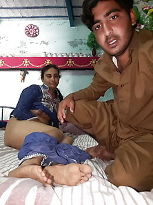 Paki Couple Pics