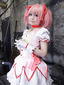 Madoka Kaname Cosplay