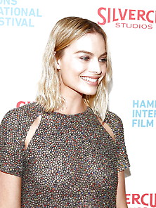 Margot Robbie I Tonya Red Carpet At Iff 10-8-17