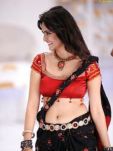 Kriti Karbanda Hot