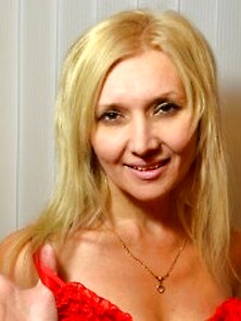 Blonde Fionax1 Striptease.