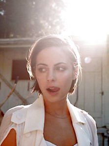 Willa Holland Hot