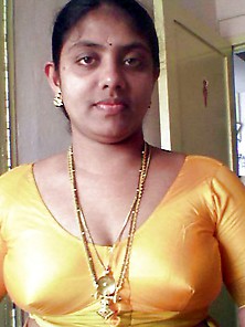 Tamil Aunty Showing Her Melon Booby