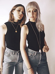 Larkin Poe (Megan & Rebecca Lovell) Music Group