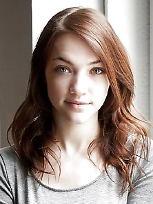 Violett Beane