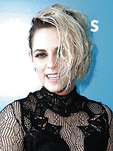 Kristen Stewart Equals Premiere La