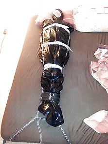 Latexbondage