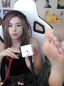 Pokimane Feet (Live Streamer)