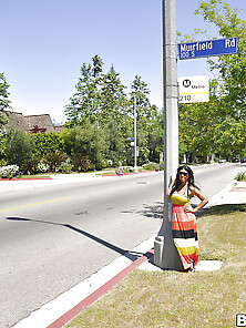 Cassandra Cruz Posing In Her Bikini At The Start Of The Photosho