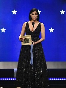 Sarah Silverman Cleavage