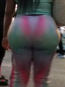 Big Apple Booty Milf In Spandex