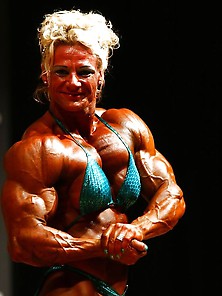 Nina Loebardt - Female Bodybuilder